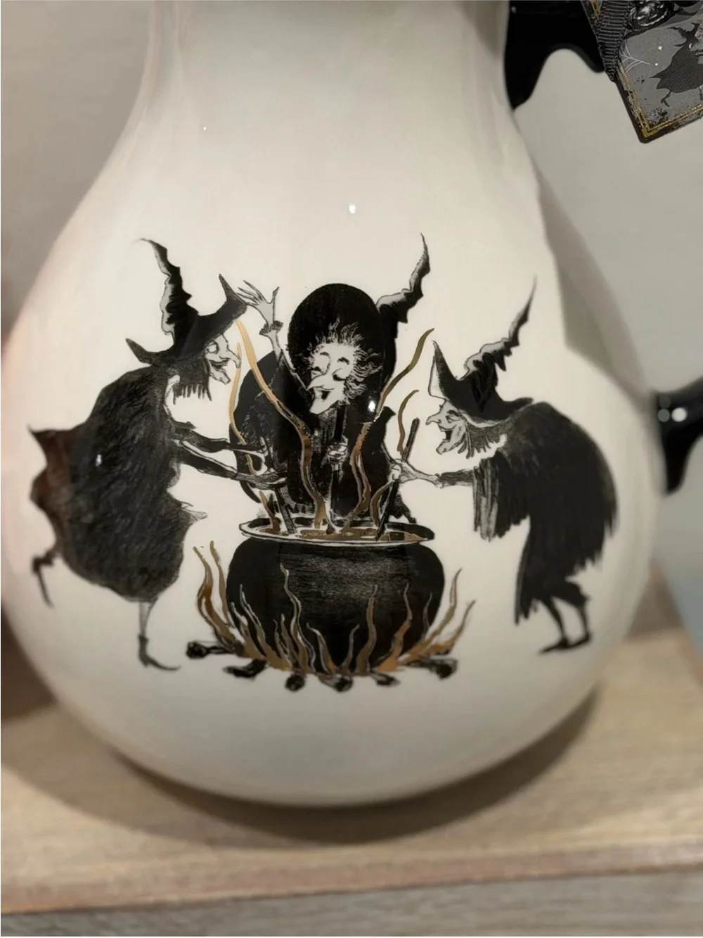 New Potters Studio Witch's Brew Cauldron Raven Pumpkin Halloween Pitcher Decor
